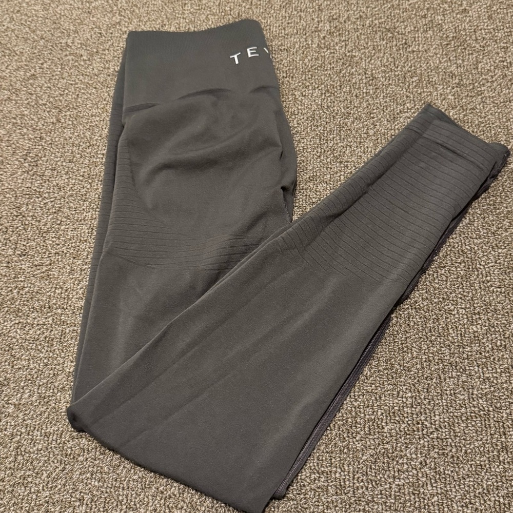 TEVEO Gray Pro Leggings